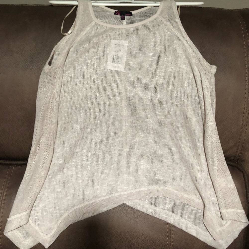 Tank size L NWT